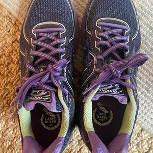 Womens Brooks Adrenaline Size 10